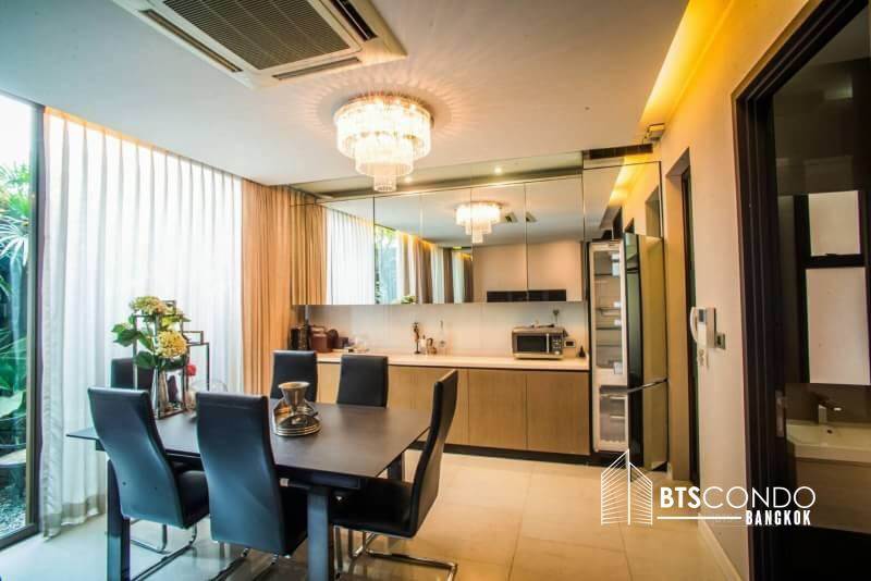 ٻҾ Townhome for rent Residence 65 by Sansiri 100000THB just 950m from BTS Ekkamai ref-dha2099