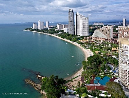 ٻҾ Beach front condo for RENT, Zire Wongamat Sea and pool view in Pattaya