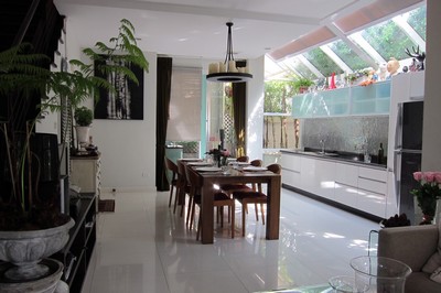 ٻҾ Sell Modern and Chic House at Sukhumvit 71 with good furniture 41 square wah 