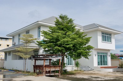 ٻҾ ºҹ Թ 1 23 Ҵ Ҵ ͧǧ ҹ House for sale in soi Iyara23 near Talaad Thai